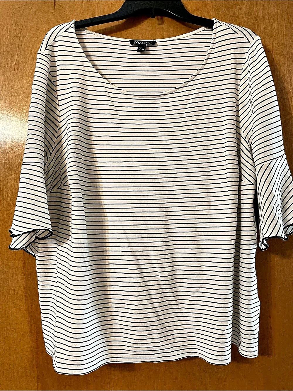 Roz & Ali Striped Bell Sleeve Top White & Black 2X